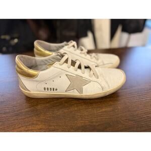 Golden Goose Superstar White/Gold Sneakers – Women’s 9.5